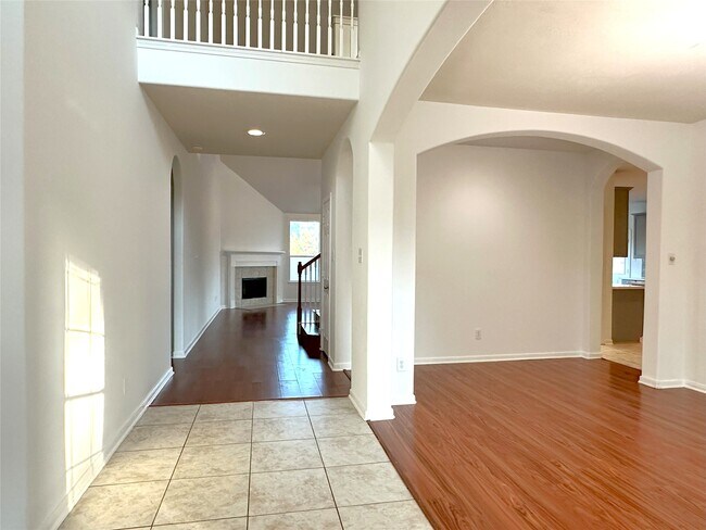 Building Photo - 46 S April Mist Cir