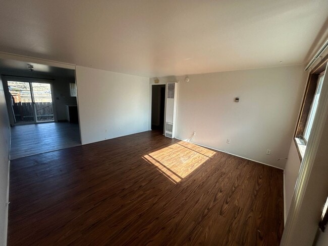 Building Photo - 1501 Arthur St