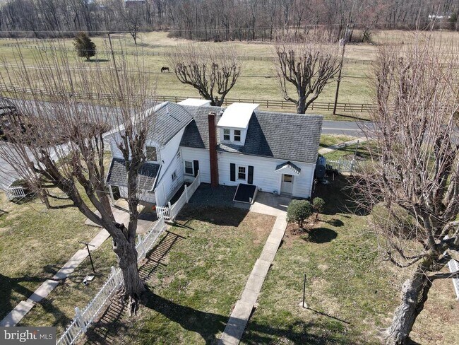 Building Photo - 739 S Main St