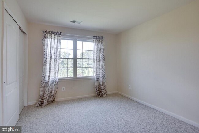 Building Photo - 43910 Camellia St
