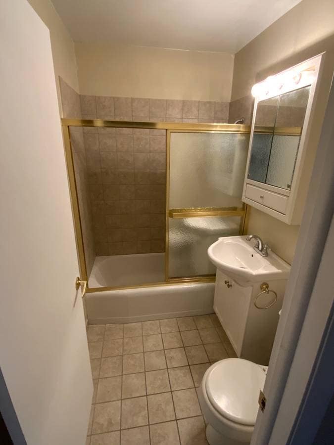 Building Photo - 320 Center Ave