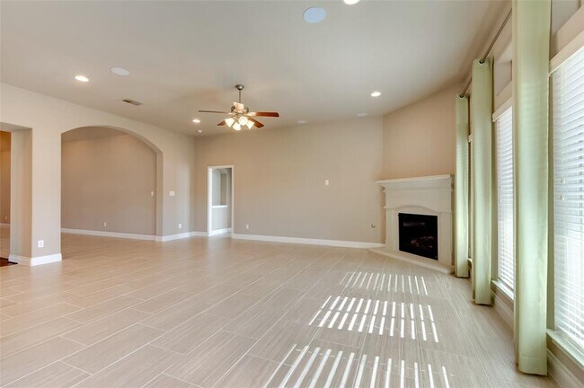 Building Photo - 23319 Tirino Shores Dr