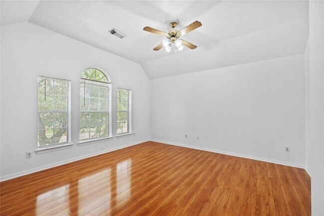 Building Photo - 2106 Hawks Rd