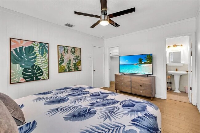 Building Photo - 1684 SE 10th Ave