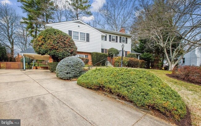 Building Photo - 7202 Heights Ct