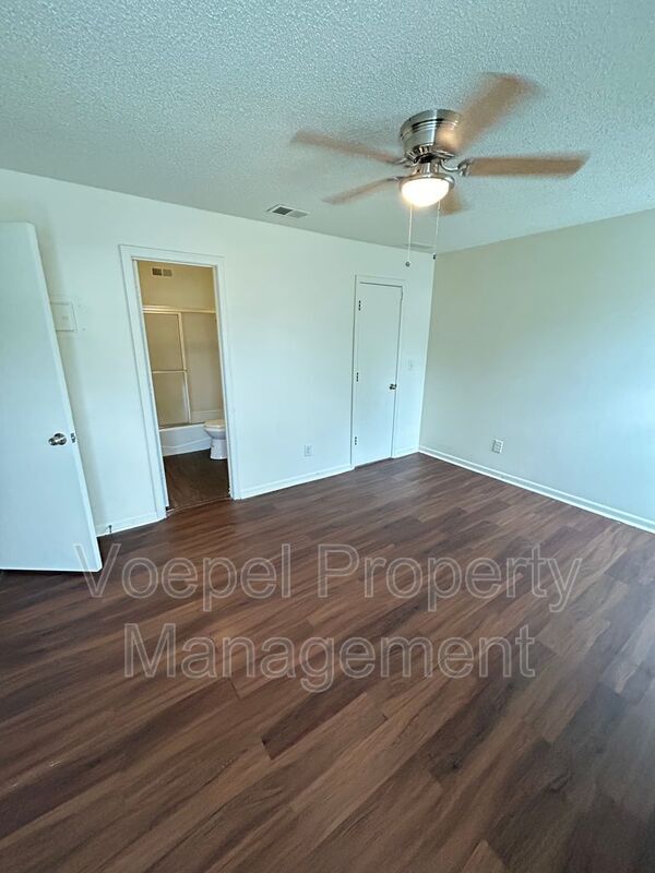 Building Photo - 10103 E 67th St