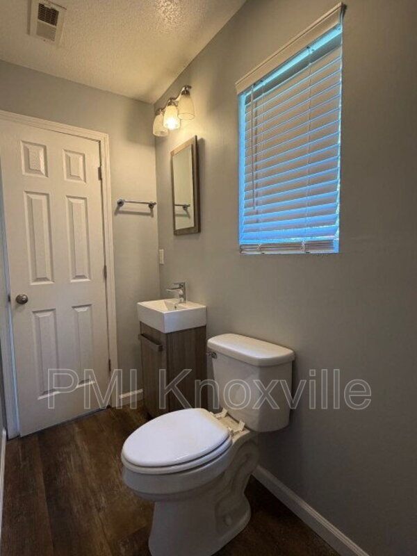 Building Photo - 4136 Larigo Dr