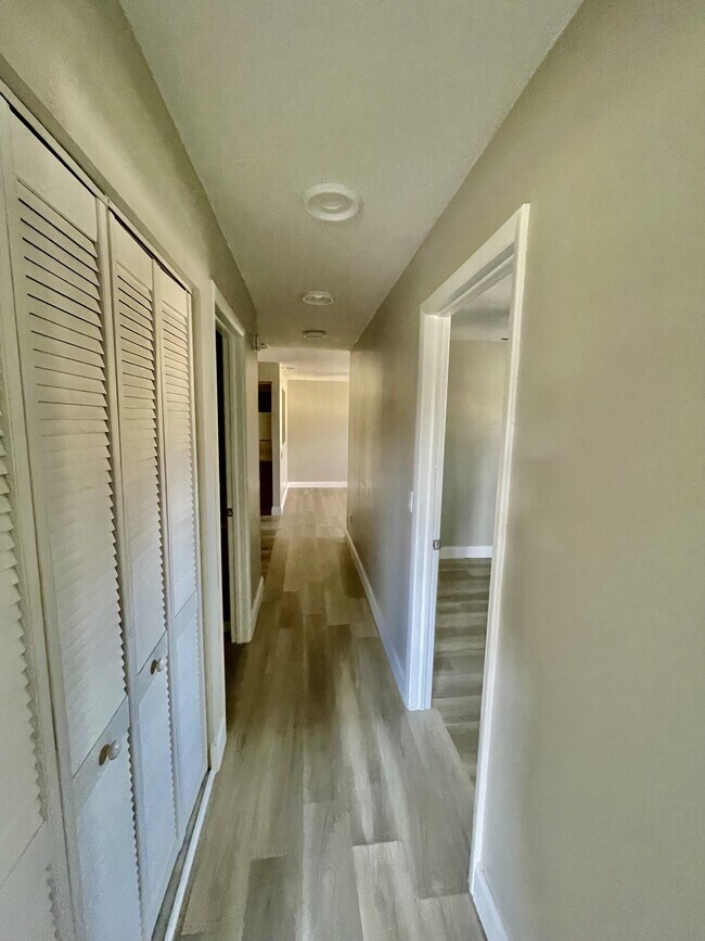 Building Photo - 6180 Principia Dr