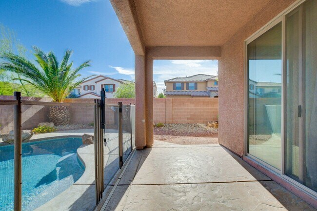 Building Photo - Spacious 5-Bedroom, 2 Story Pool Home in G...