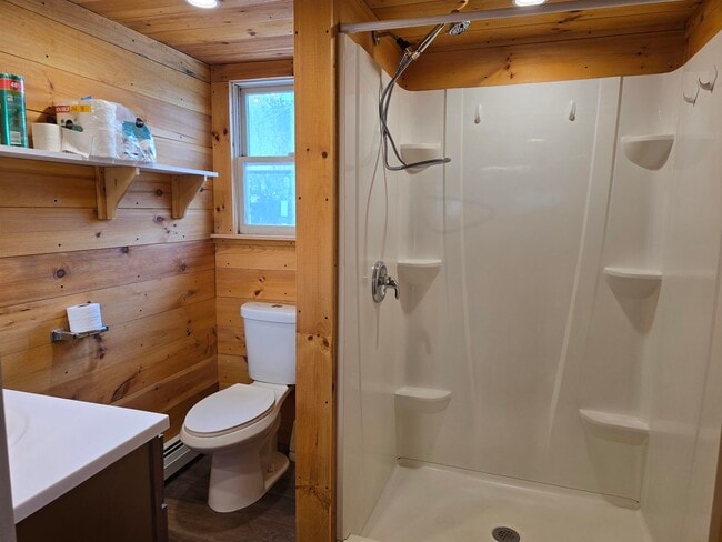 Building Photo - 147 Laurel St