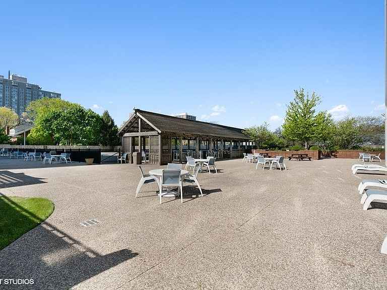 Building Photo - 4250 N Marine Dr