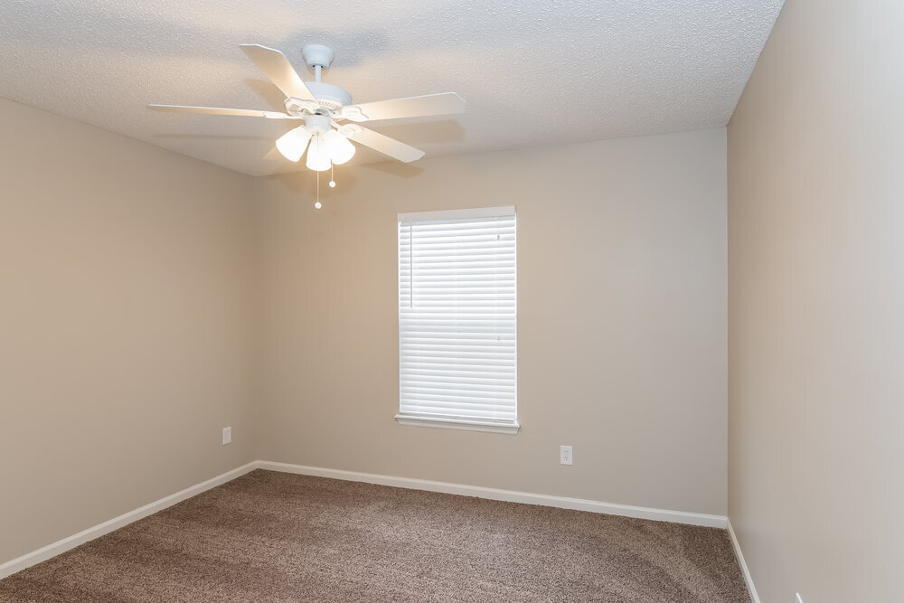 Building Photo - 2041 Hunters Trace Cir