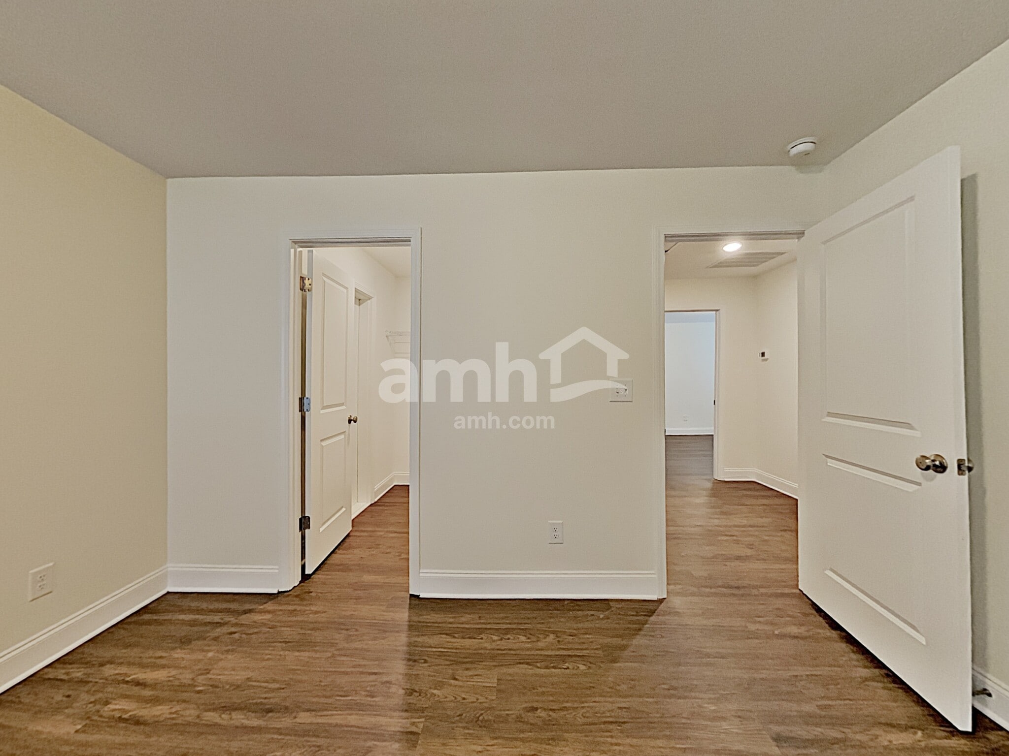 Building Photo - 154 Lindridge Dr NE