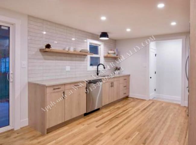 Building Photo - Beautiful Ranch Home in Mission Near Everything-Available NOW!!