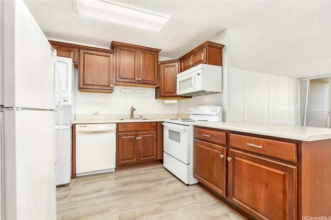 Building Photo - Welcome to your dream home in the beautifu...