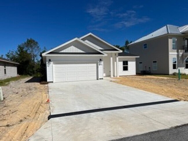 Building Photo - Single-Family House for Rent