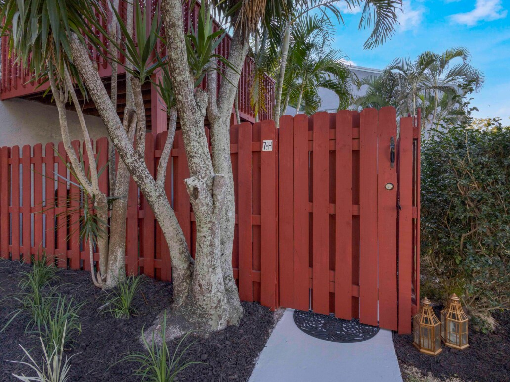 Building Photo - 7 Crossings Cir