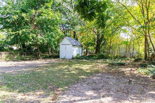 Building Photo - 4120 Lotus Dr