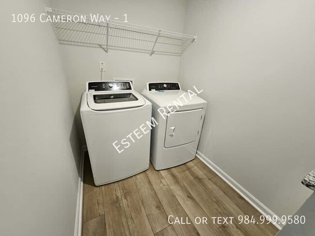 Building Photo - 1096 Cameron Wy