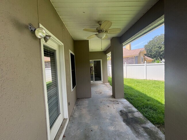 Building Photo - 826 Boulevard of the Champions