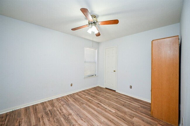 Building Photo - 14431 Royal Hill Dr