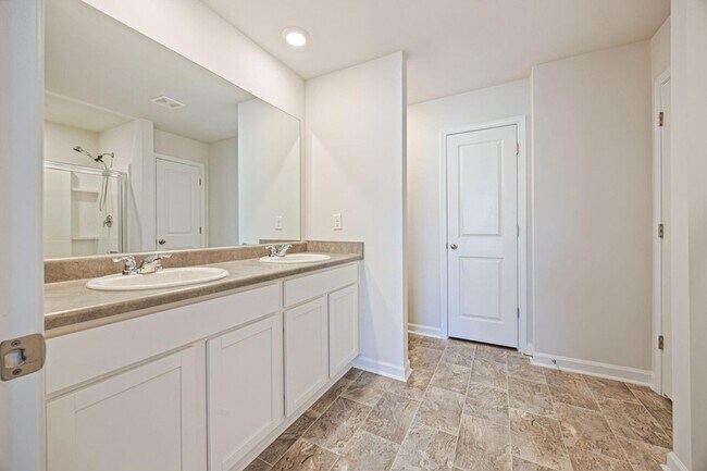 Building Photo - 5438 Thrasher Ln