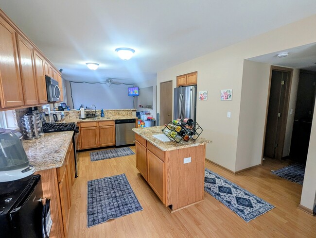 Building Photo - 1080 Noelle Bend