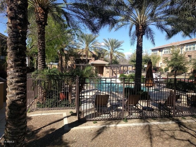 Building Photo - 5550 N 16th St