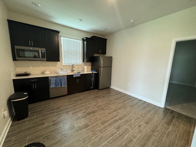 Building Photo - New Generation Stunning 1 Bed 1 Bath with ...