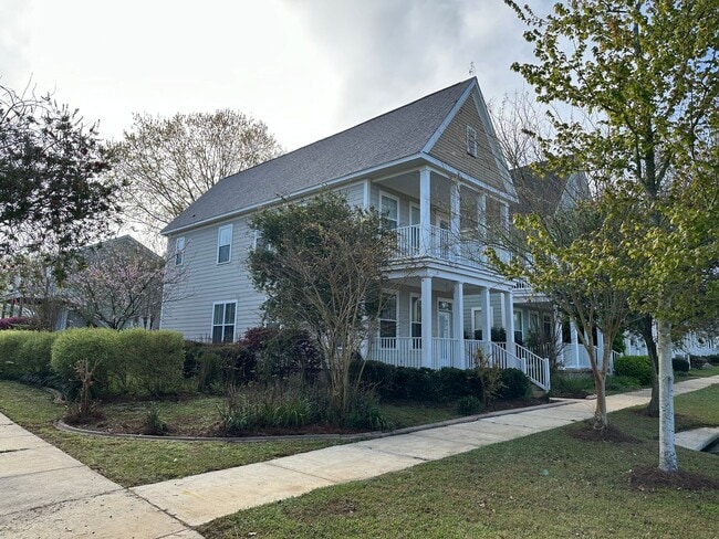 Building Photo - 2 Story Townhome ON SOUTHWOOD'S GOLF COURSE!