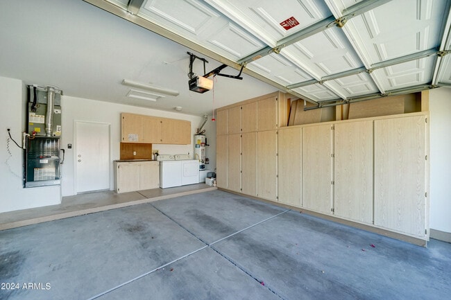 Building Photo - 16457 W Rock Springs Ln