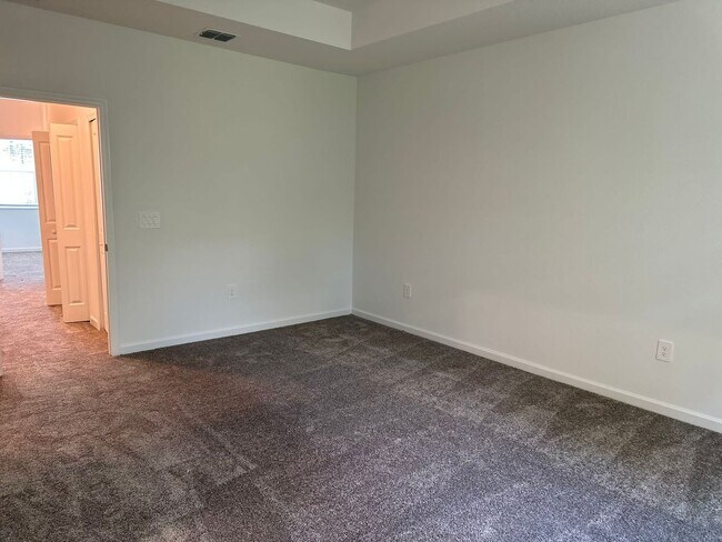 Building Photo - Beautiful Townhome  3 Bedroom 2.5 Bathroom