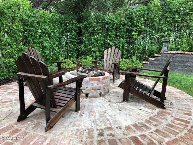 Building Photo - 4080 Meadowlark Dr