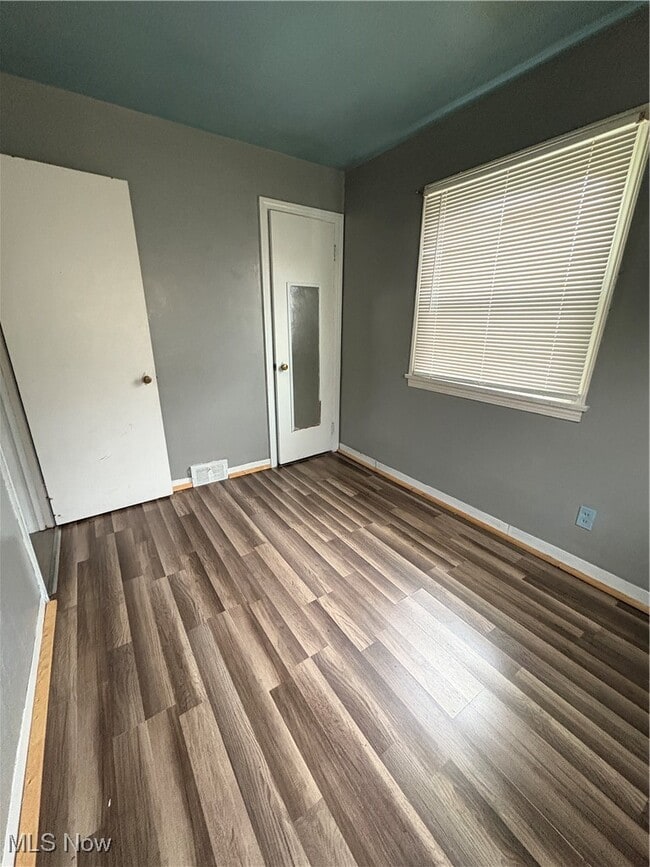 Building Photo - 830 Cambridge Ave