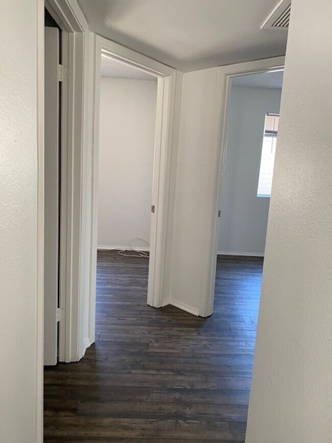 Building Photo - $1,975 For Lease SFH 3 Beds-2 Baths-2 Car ...