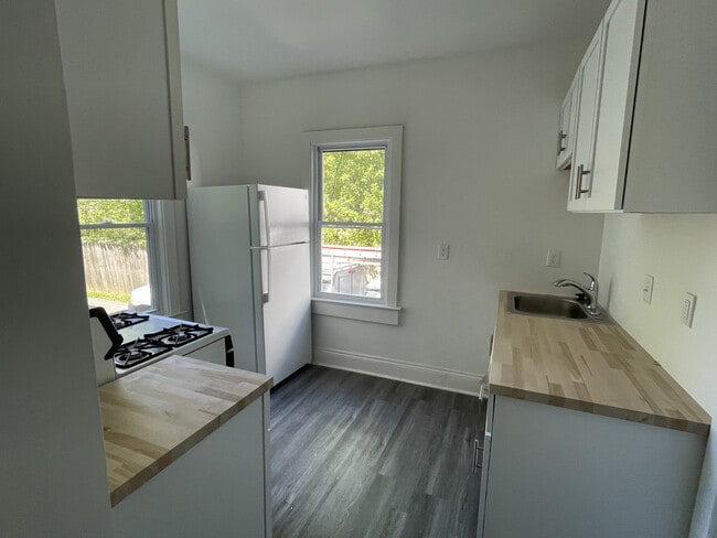 Kitchen Pic 1 - 3416 E Scarborough Rd