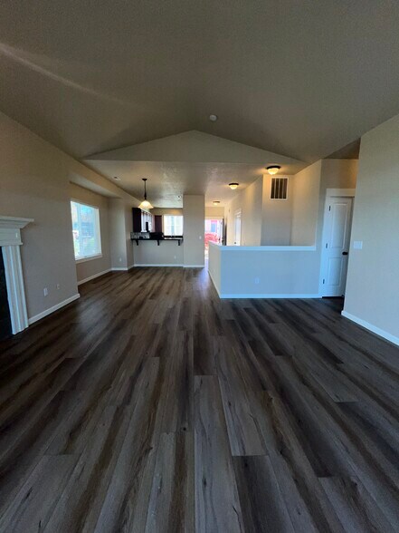 Building Photo - 1235 SW 10th Way