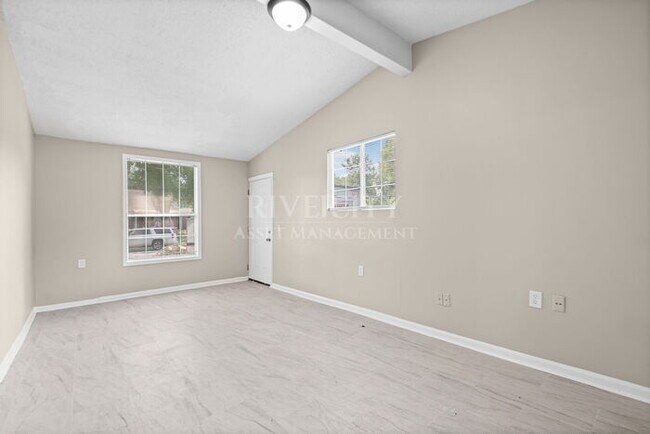 Building Photo - Beautiful 2 Story Home, Section 8 Welcomed !!!!!!