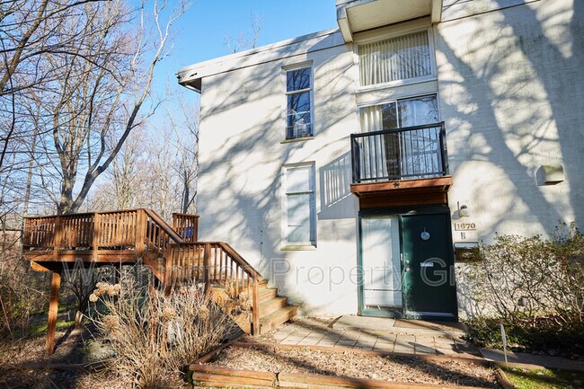 Building Photo - 1670 Wainwright Dr