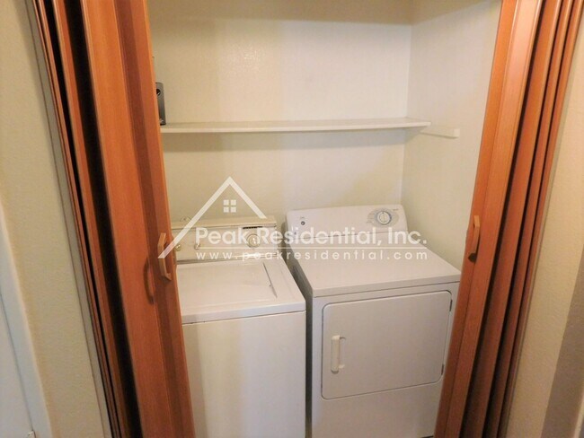 Building Photo - Northcrest6027