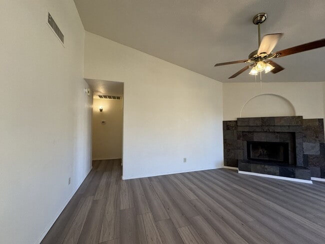 Building Photo - 4 BEDROOMS CULDESAC LOT ACROSS FROM PARK