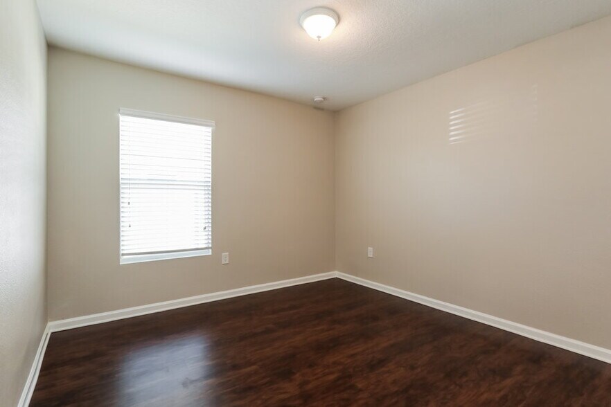 Building Photo - 3275 Canyon Falls Dr