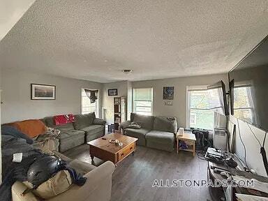 Building Photo - 5 W Sorrento St