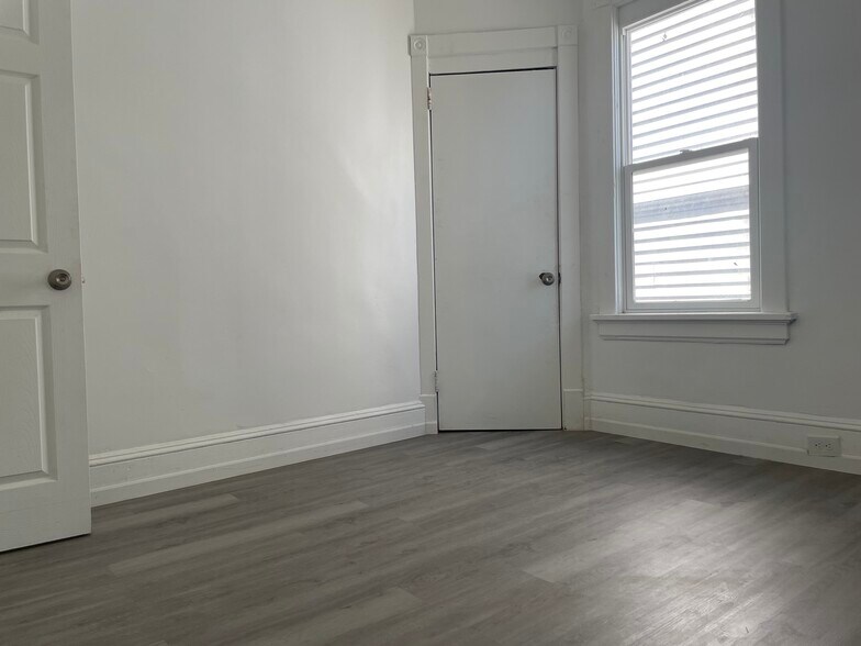 Building Photo - 1440 N 34th St
