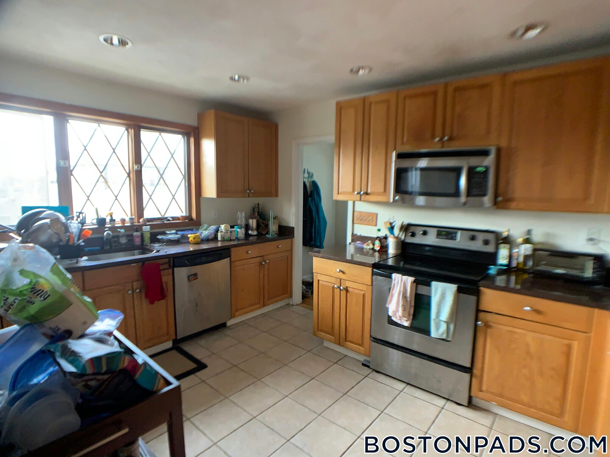 Building Photo - 59 Sunset Rd