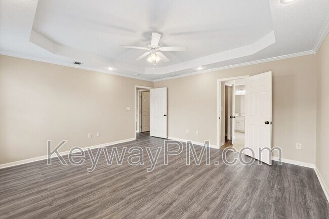 Building Photo - 304 Elbrus Way