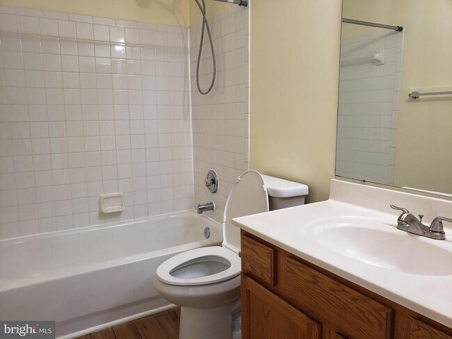 Building Photo - 18022 Royal Bonnet Cir