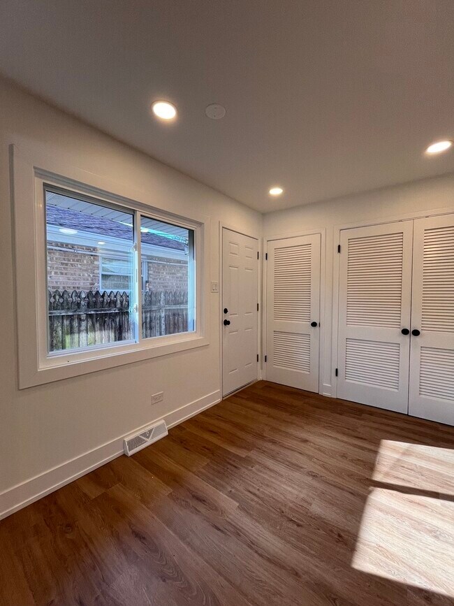 Building Photo - 5220 State Rd