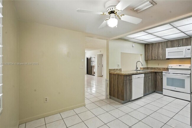 Building Photo - 9802 Hammocks Blvd