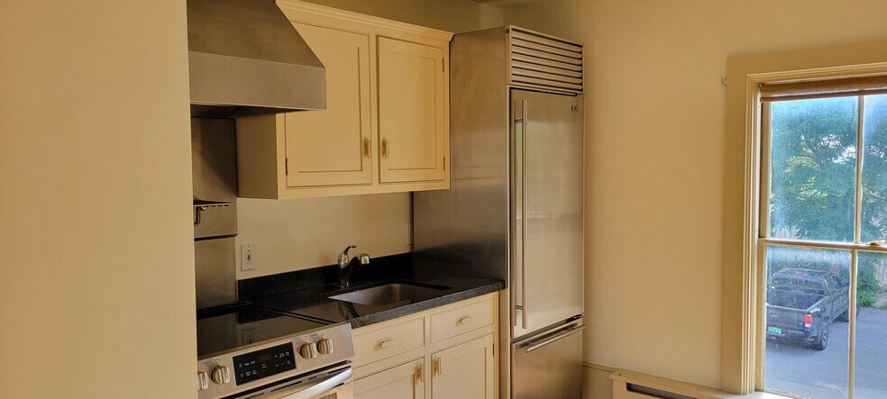 kitchen - 499 Depot St